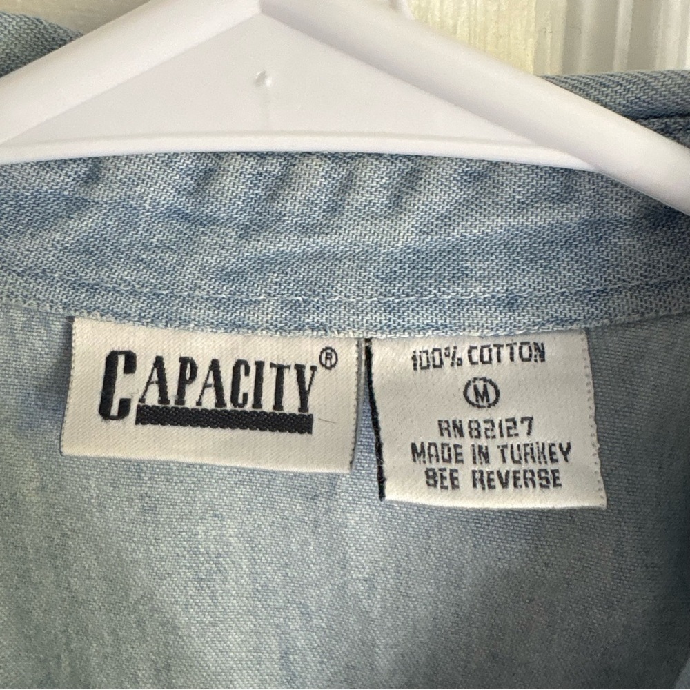 Vintage Capacity Denim Embroidered Short Sleeve Button Up Top - Size Medium - Picture 3 of 9